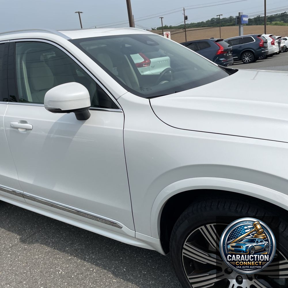2024 Volvo XC90 T8 - Plus PHEV