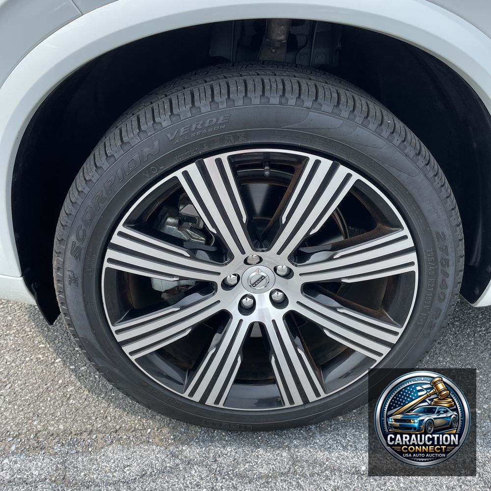 2024 Volvo XC90 T8 - Plus PHEV
