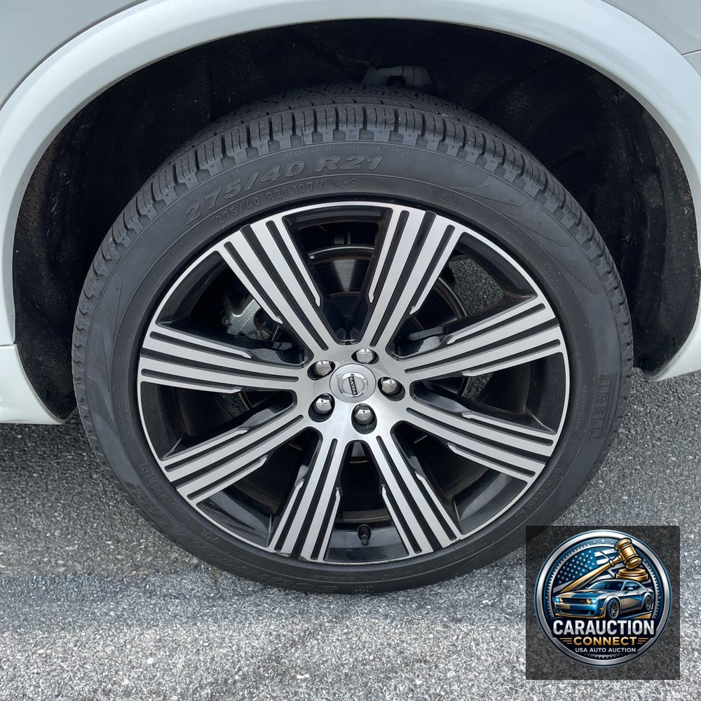 2024 Volvo XC90 T8 - Plus PHEV