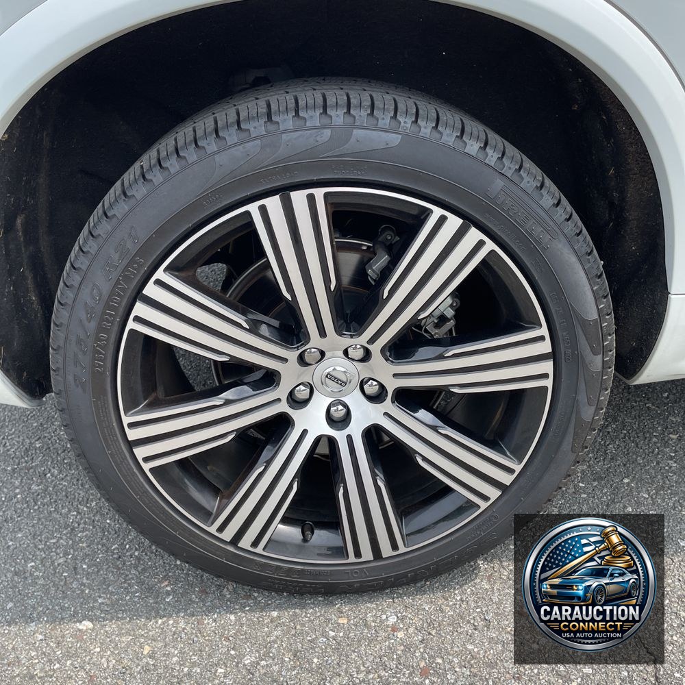 2024 Volvo XC90 T8 - Plus PHEV