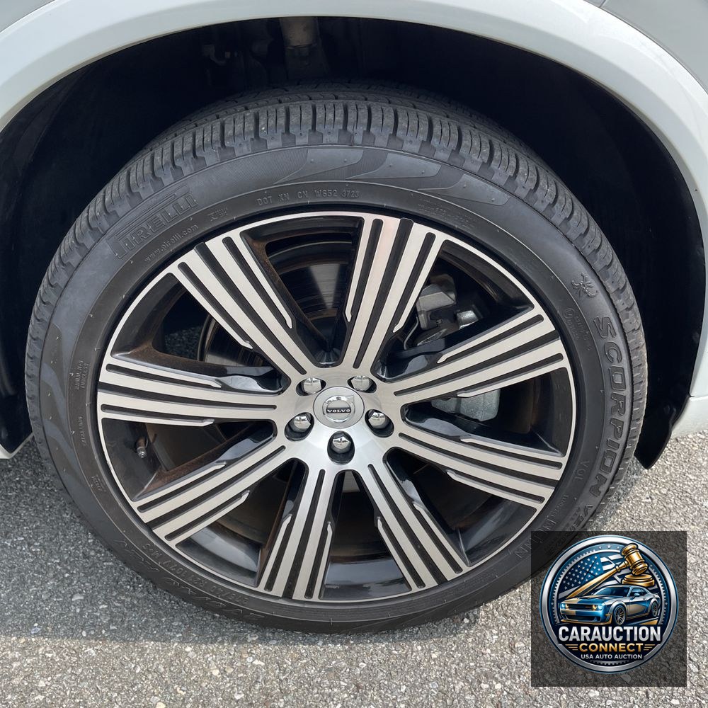 2024 Volvo XC90 T8 - Plus PHEV