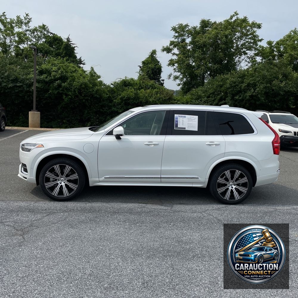 2024 Volvo XC90 T8 - Plus PHEV
