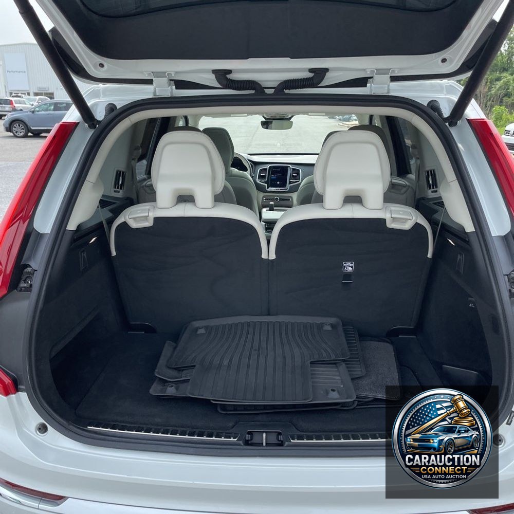 2024 Volvo XC90 T8 - Plus PHEV