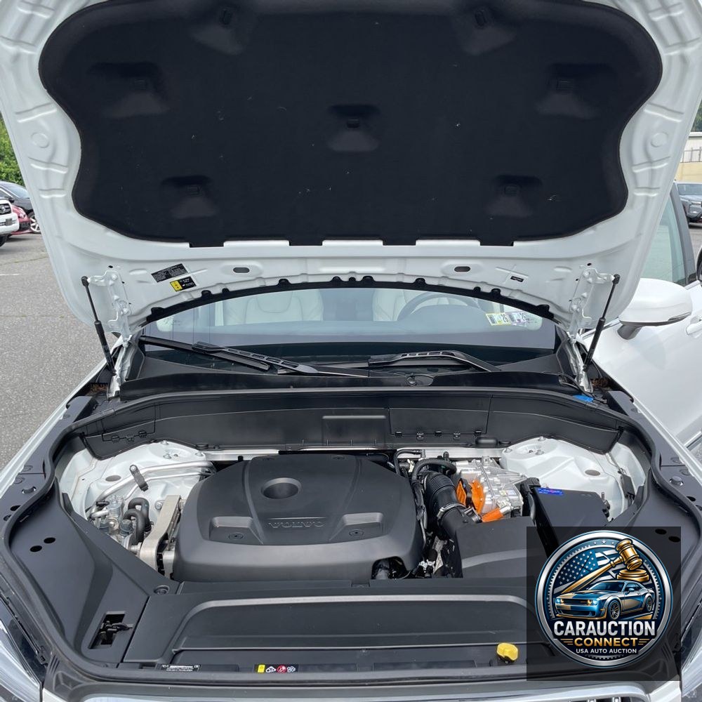 2024 Volvo XC90 T8 - Plus PHEV