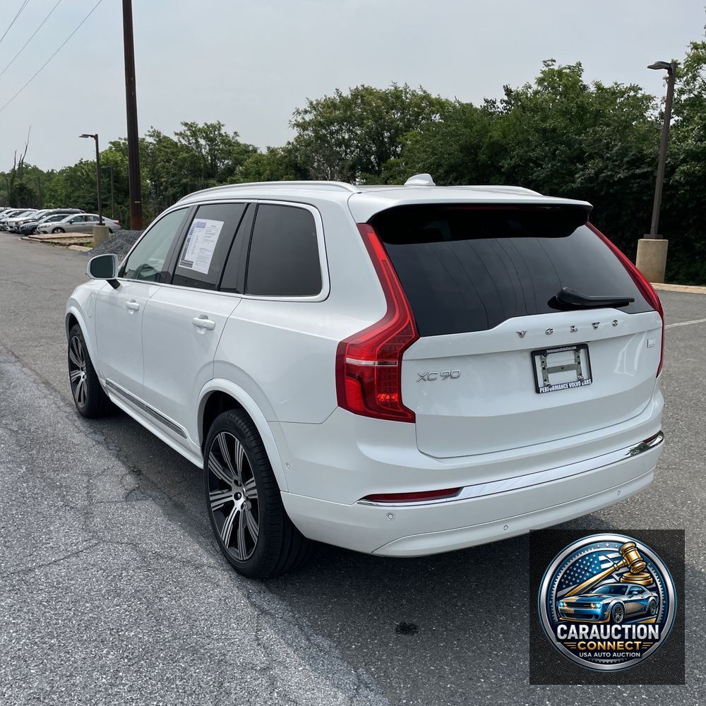 2024 Volvo XC90 T8 - Plus PHEV