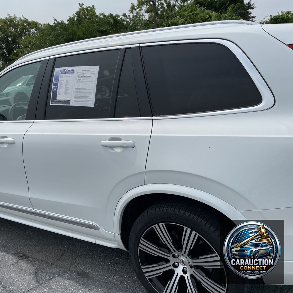 2024 Volvo XC90 T8 - Plus PHEV