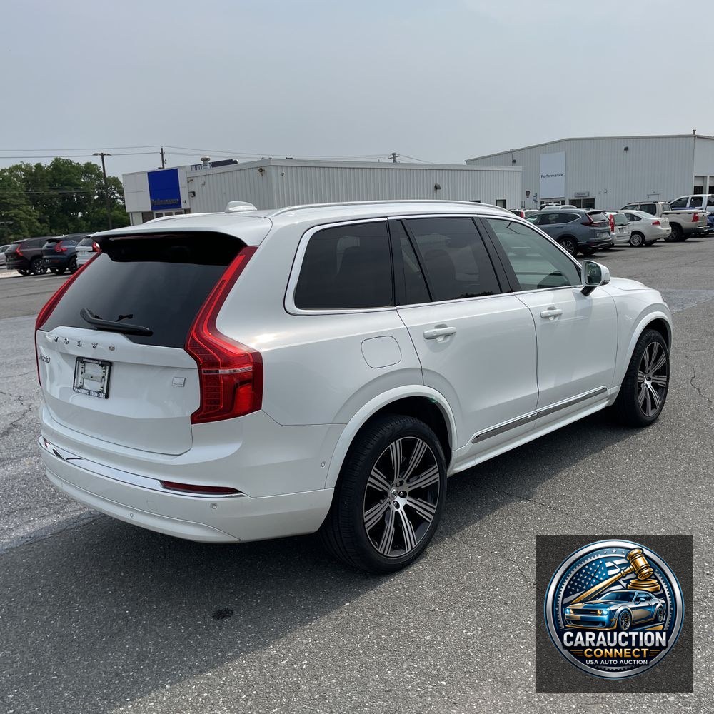 2024 Volvo XC90 T8 - Plus PHEV