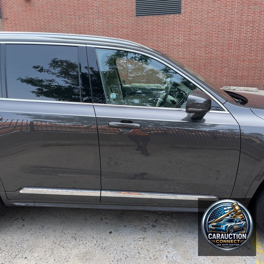 2024 Volvo XC90 T8 - Ultimate PHEV