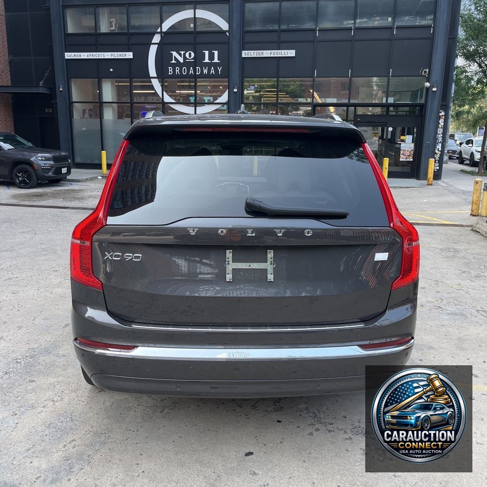 2024 Volvo XC90 T8 - Ultimate PHEV