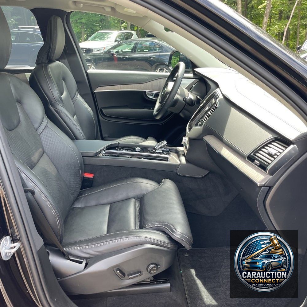2024 Volvo XC90 T8 - Ultimate PHEV