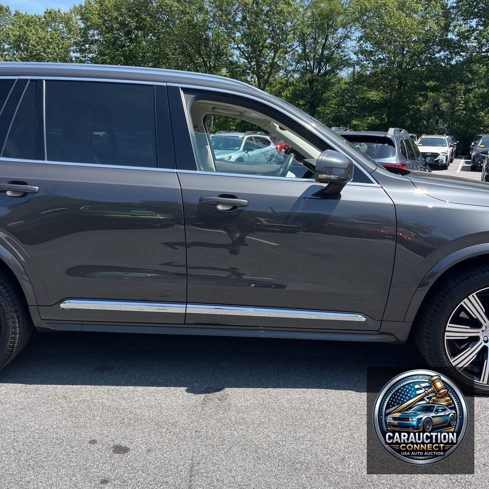 2025 Volvo XC90 T8 - Plus PHEV