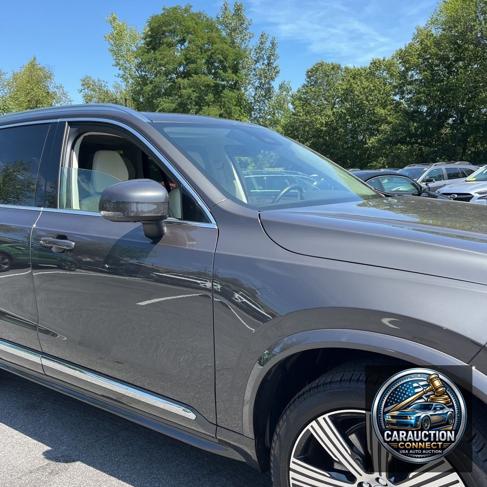 2025 Volvo XC90 T8 - Plus PHEV