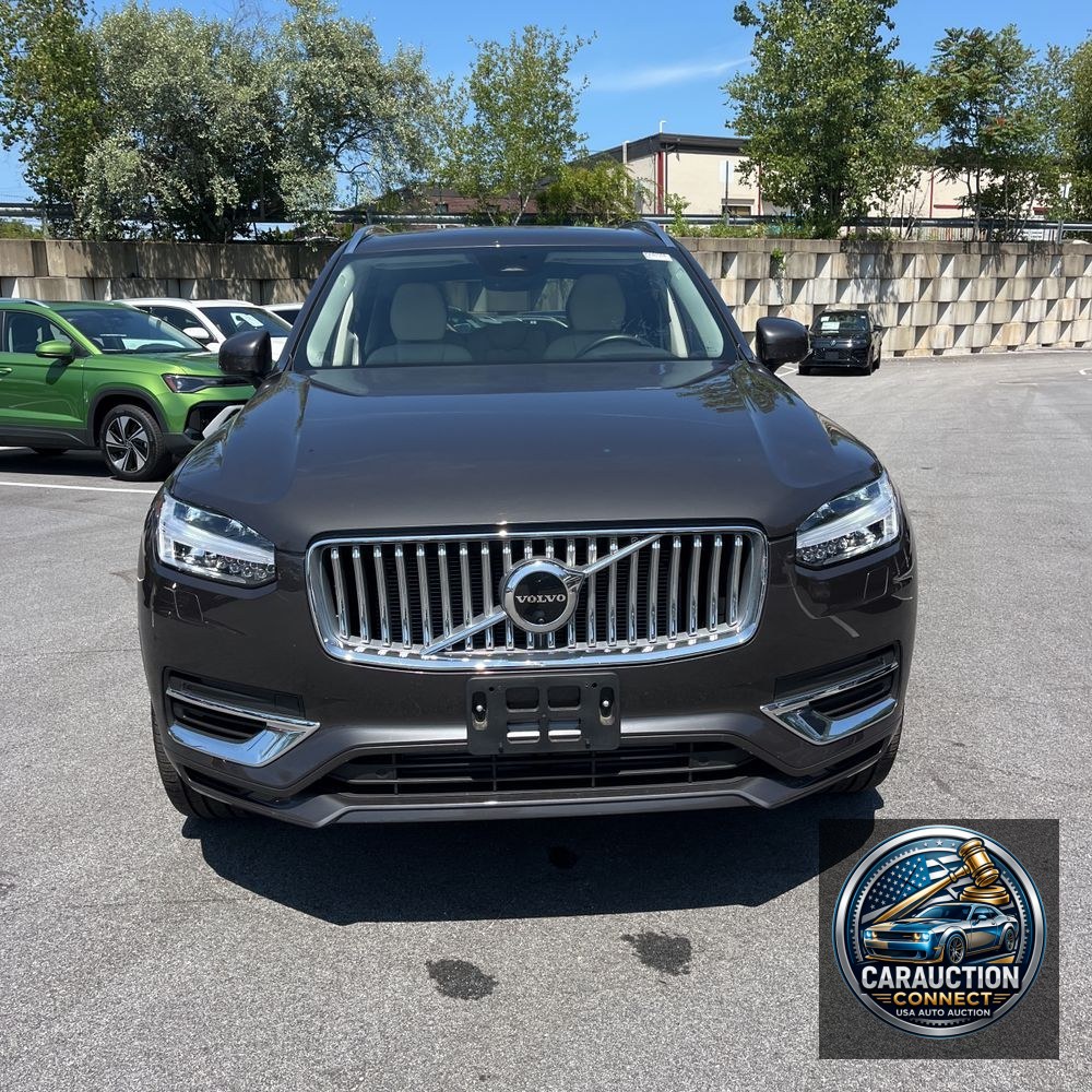 2025 Volvo XC90 T8 - Plus PHEV