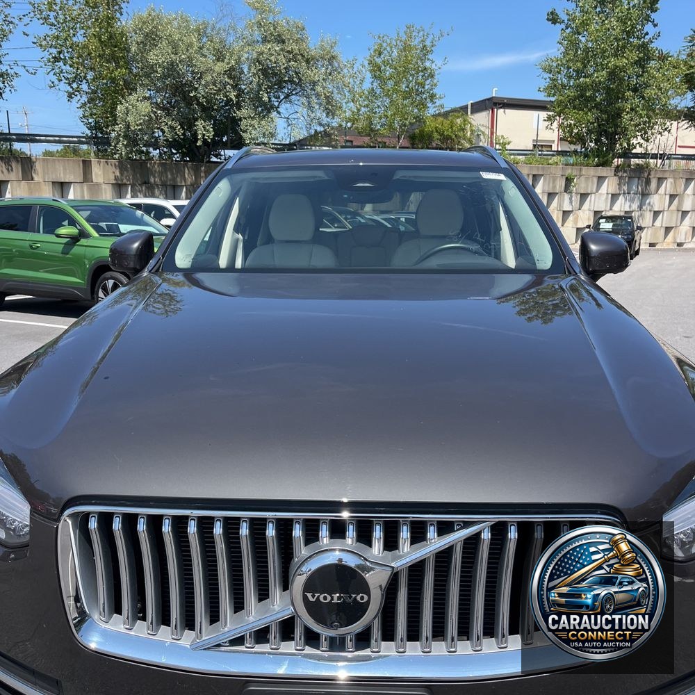 2025 Volvo XC90 T8 - Plus PHEV
