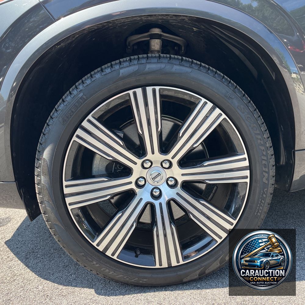 2025 Volvo XC90 T8 - Plus PHEV