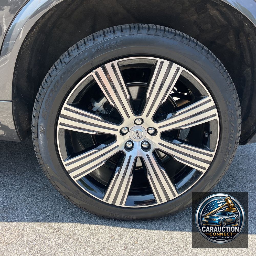 2025 Volvo XC90 T8 - Plus PHEV