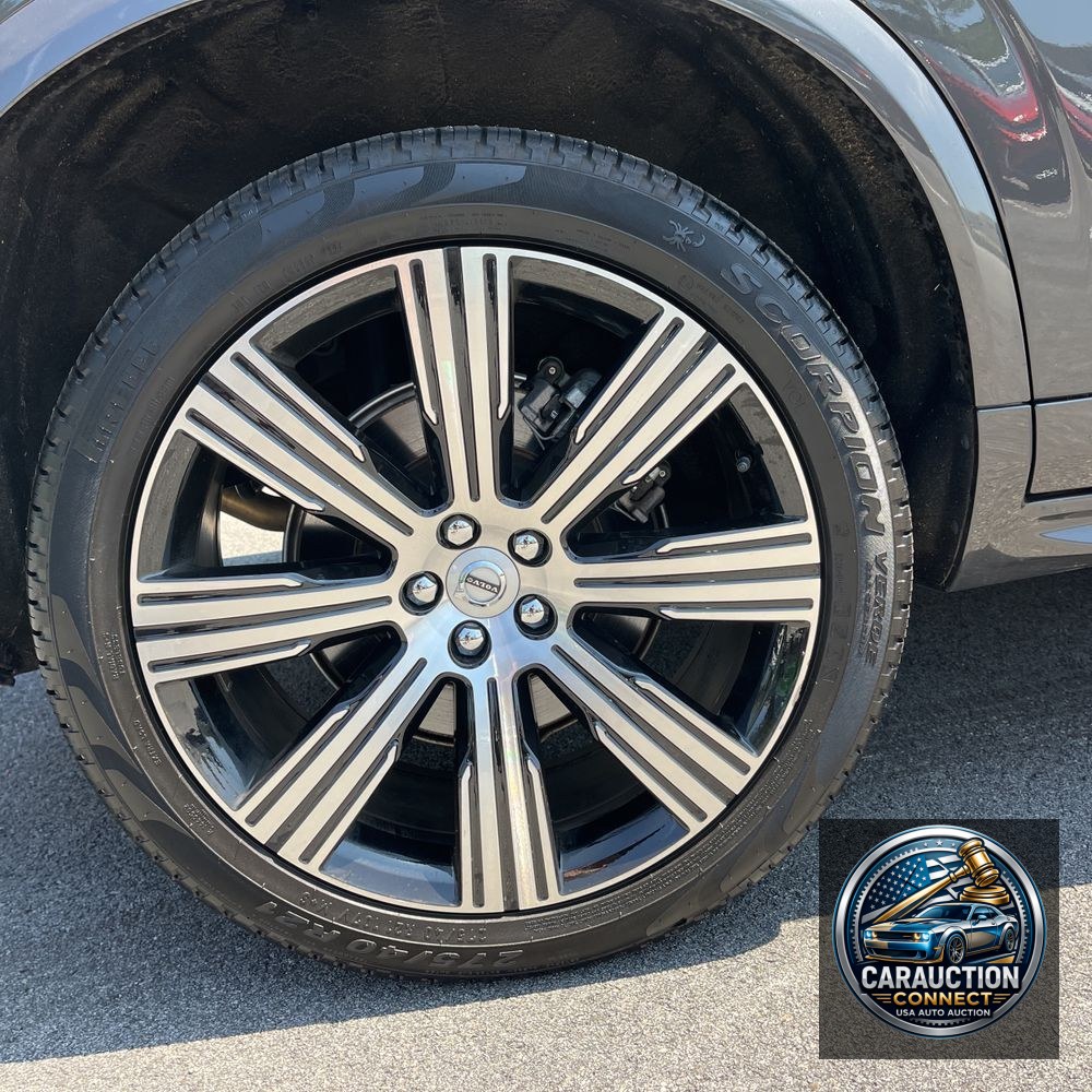 2025 Volvo XC90 T8 - Plus PHEV