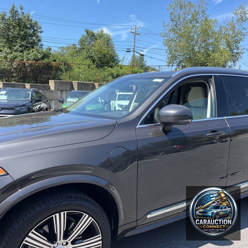 2025 Volvo XC90 T8 - Plus PHEV