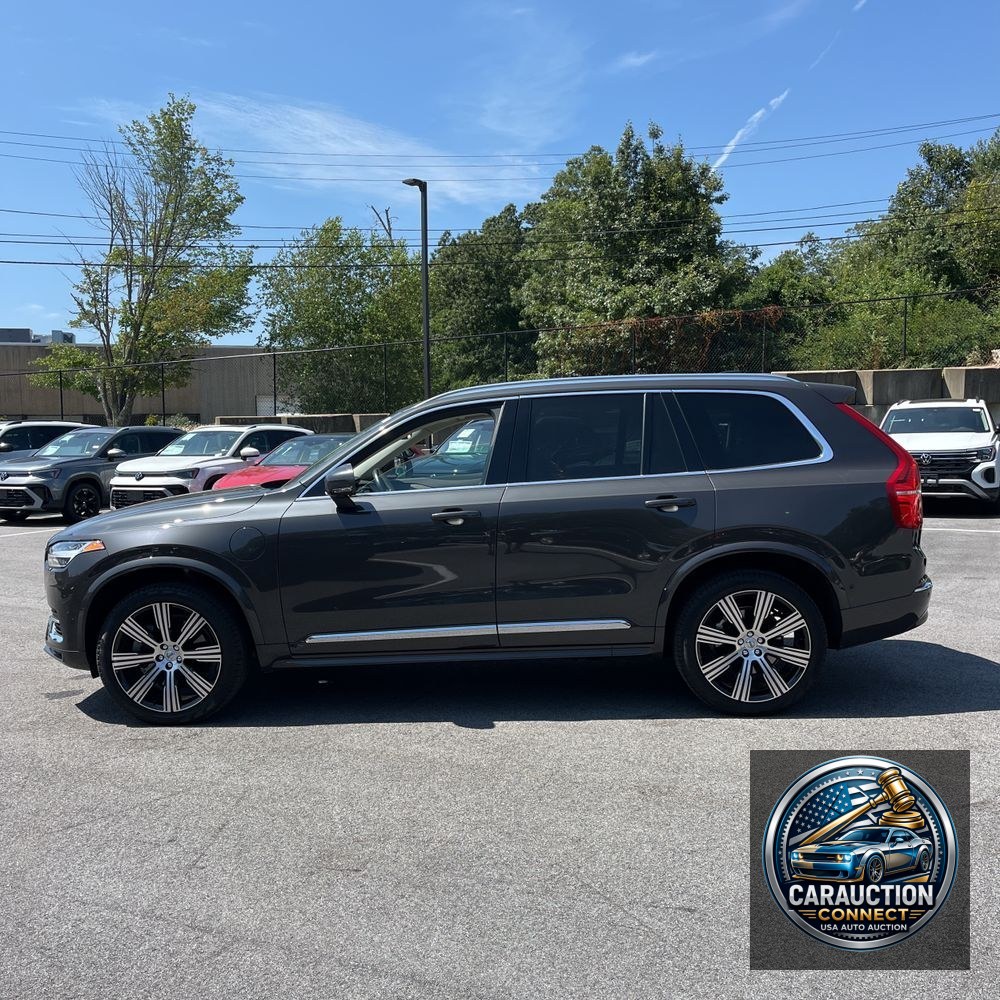 2025 Volvo XC90 T8 - Plus PHEV