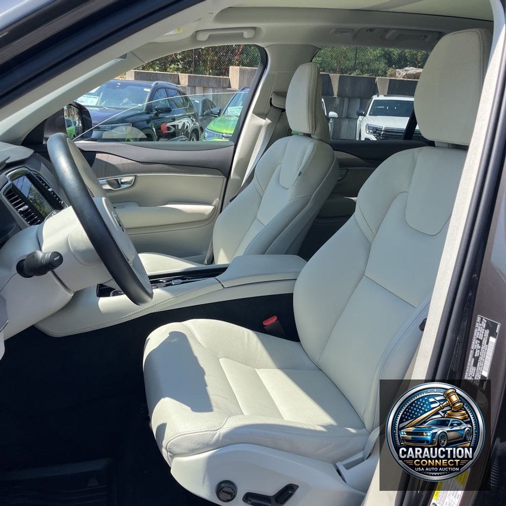 2025 Volvo XC90 T8 - Plus PHEV