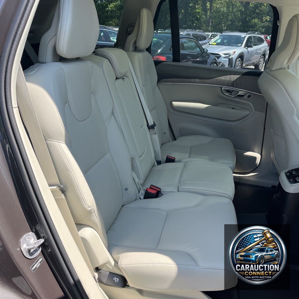 2025 Volvo XC90 T8 - Plus PHEV