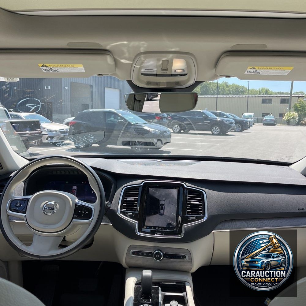 2025 Volvo XC90 T8 - Plus PHEV