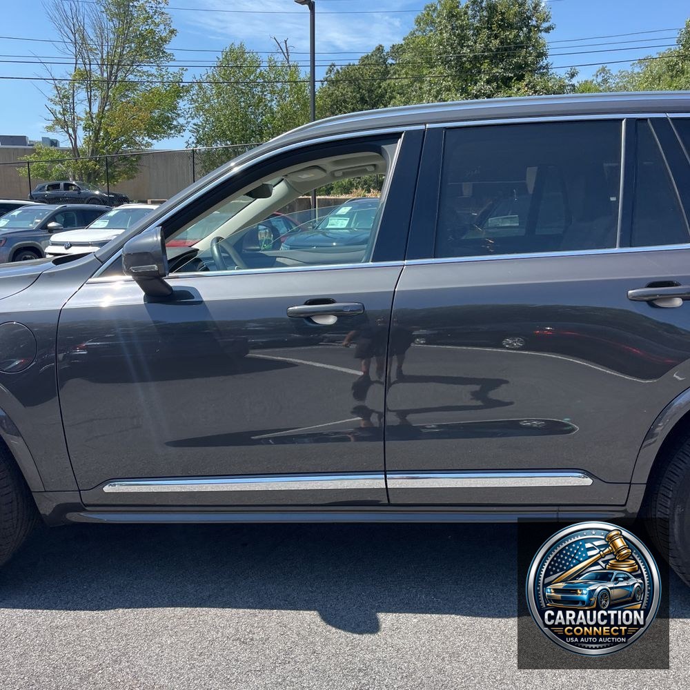 2025 Volvo XC90 T8 - Plus PHEV