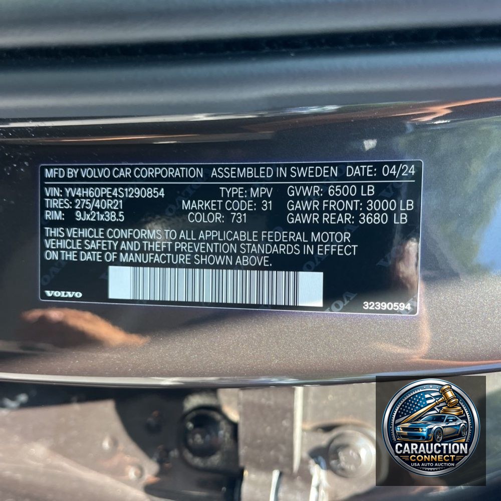 2025 Volvo XC90 T8 - Plus PHEV