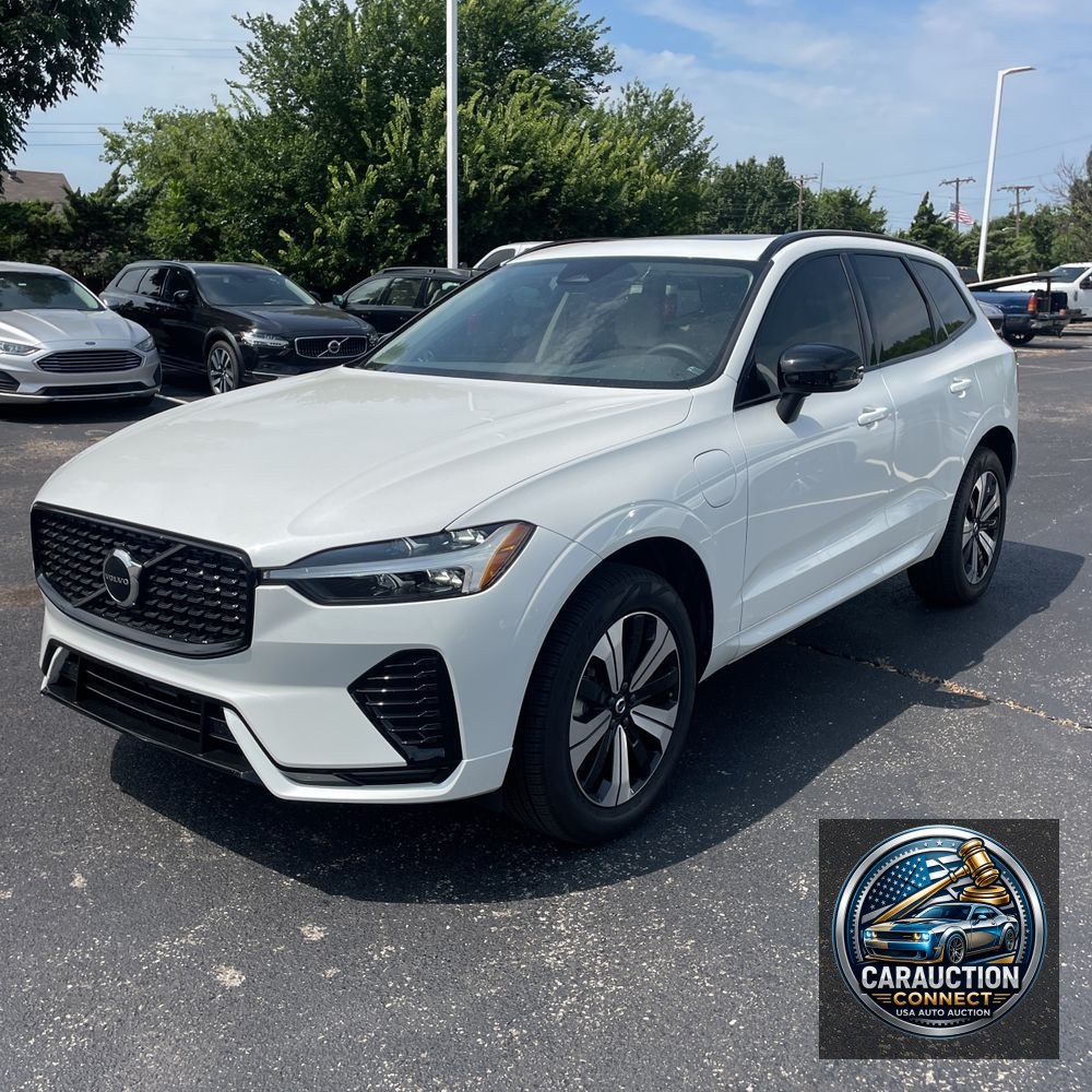 2025 Volvo XC60 T8 - Core PHEV