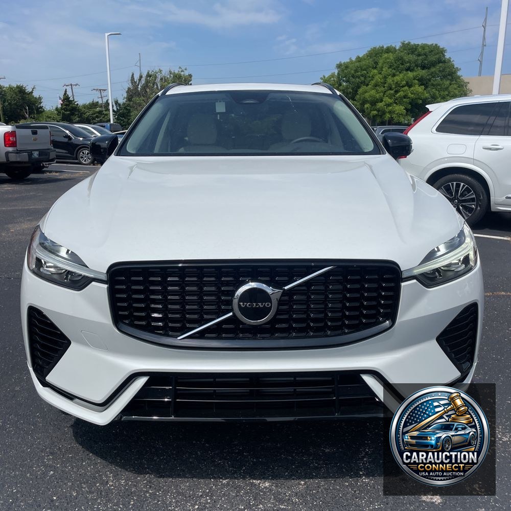 2025 Volvo XC60 T8 - Core PHEV