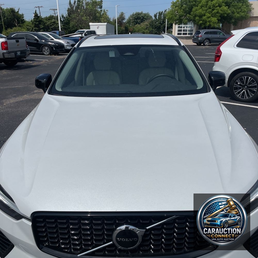 2025 Volvo XC60 T8 - Core PHEV