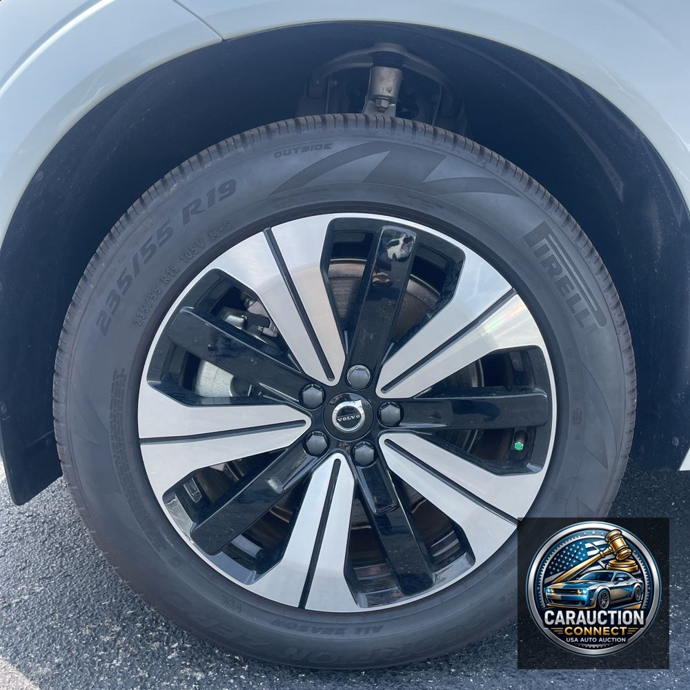 2025 Volvo XC60 T8 - Core PHEV