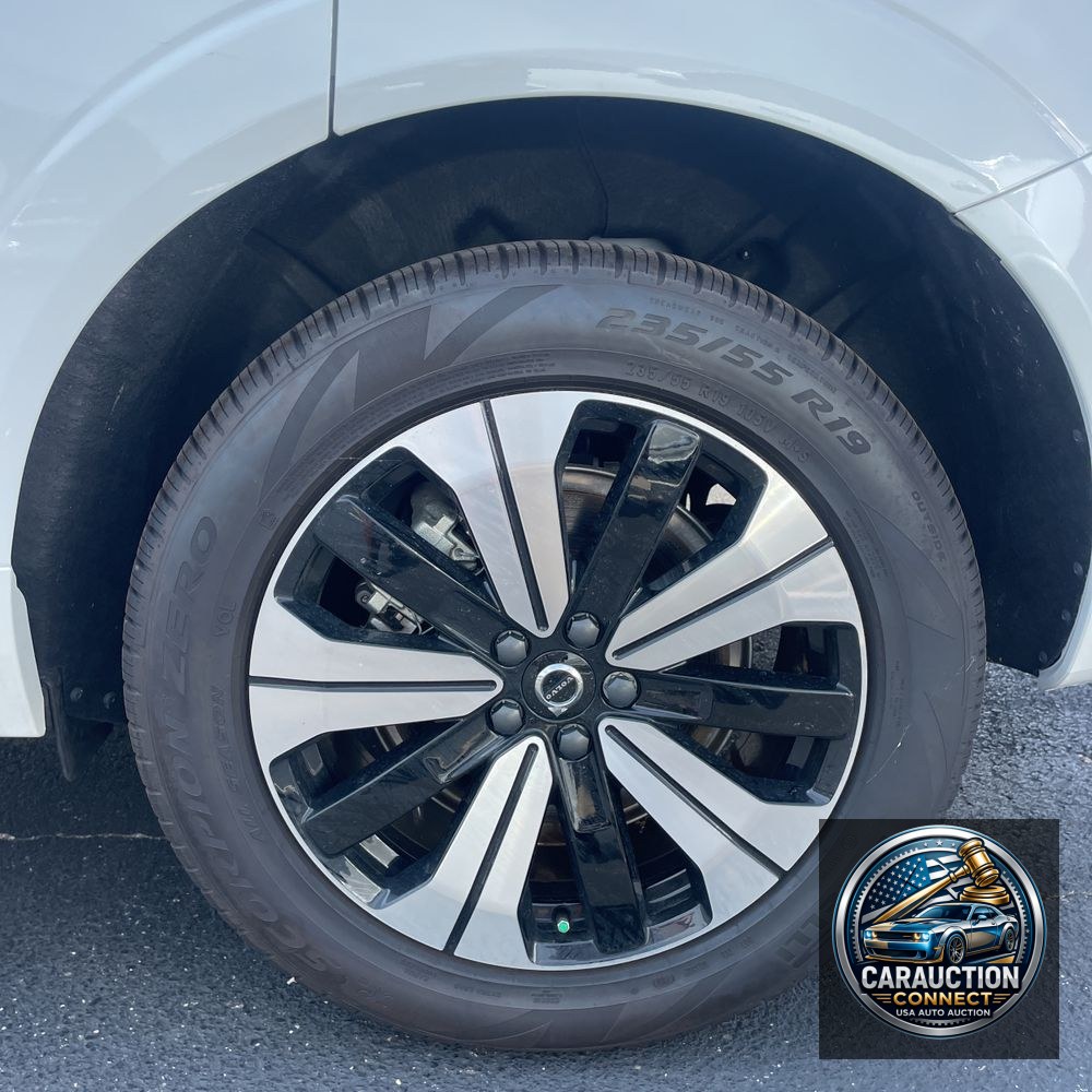 2025 Volvo XC60 T8 - Core PHEV