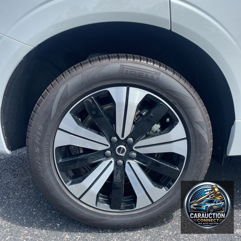 2025 Volvo XC60 T8 - Core PHEV