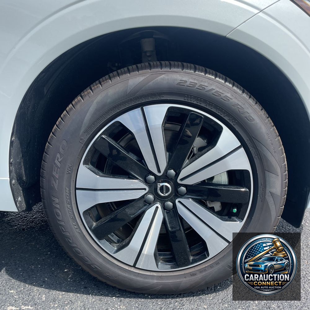 2025 Volvo XC60 T8 - Core PHEV