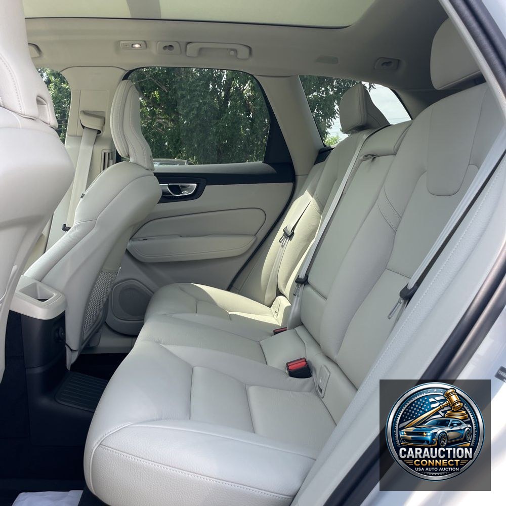 2025 Volvo XC60 T8 - Core PHEV