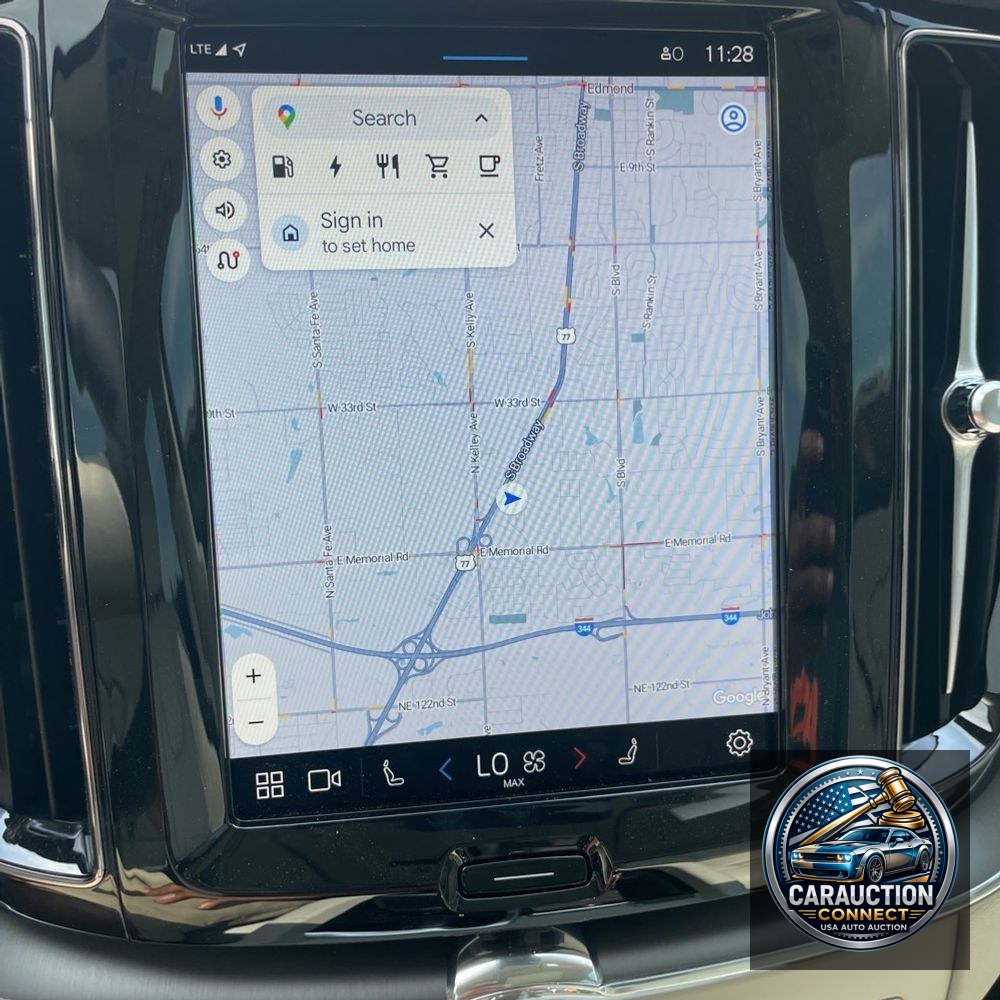 2025 Volvo XC60 T8 - Core PHEV