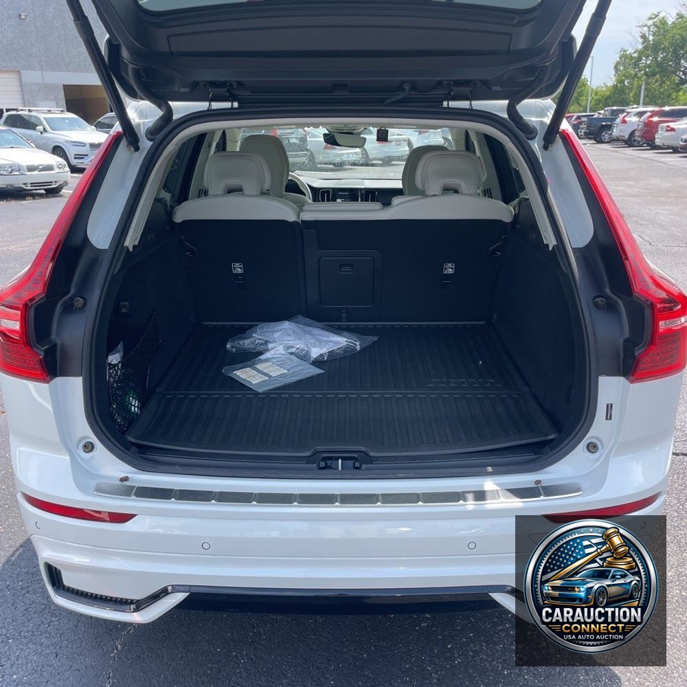 2025 Volvo XC60 T8 - Core PHEV