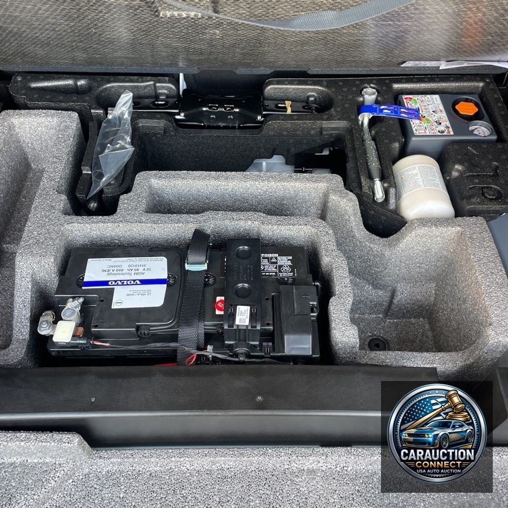 2025 Volvo XC60 T8 - Core PHEV