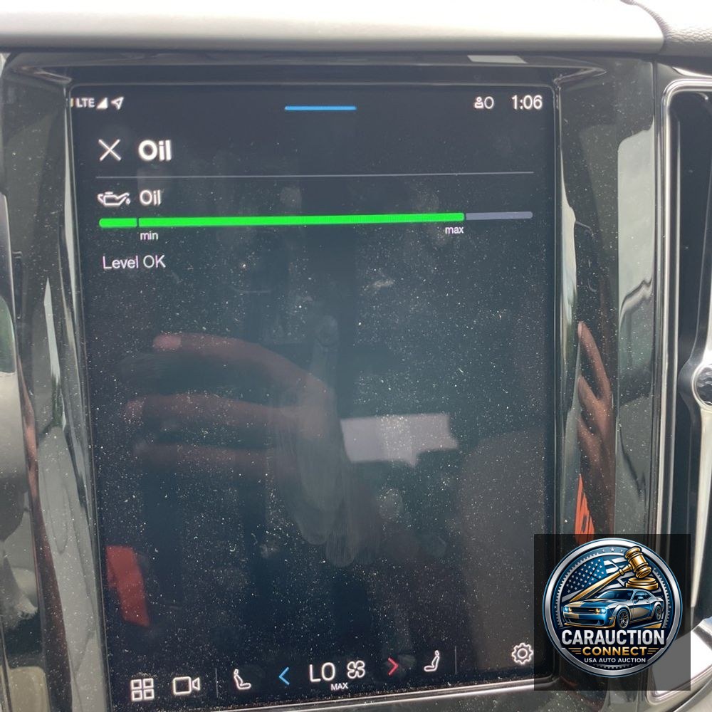 2025 Volvo XC60 T8 - Core PHEV