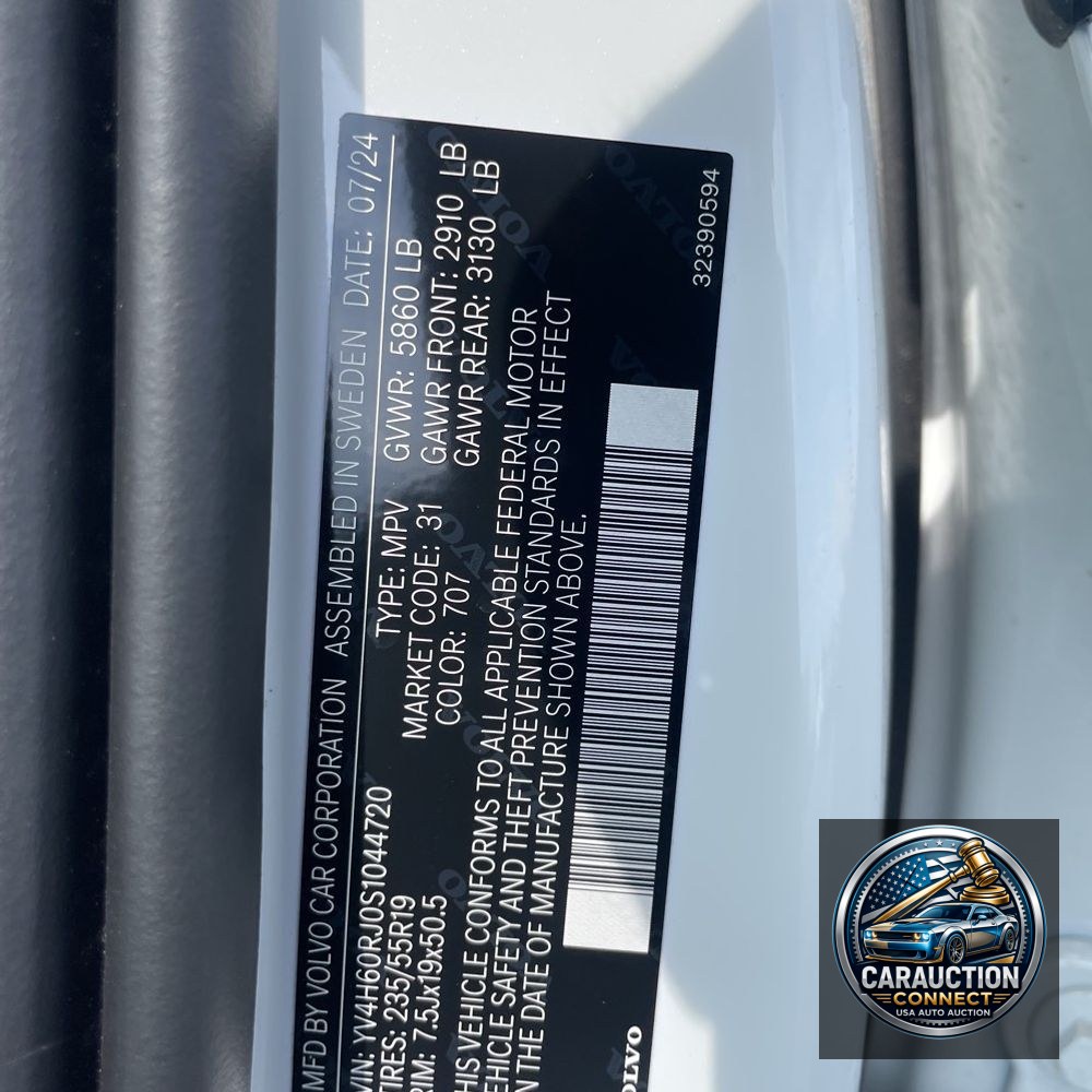 2025 Volvo XC60 T8 - Core PHEV