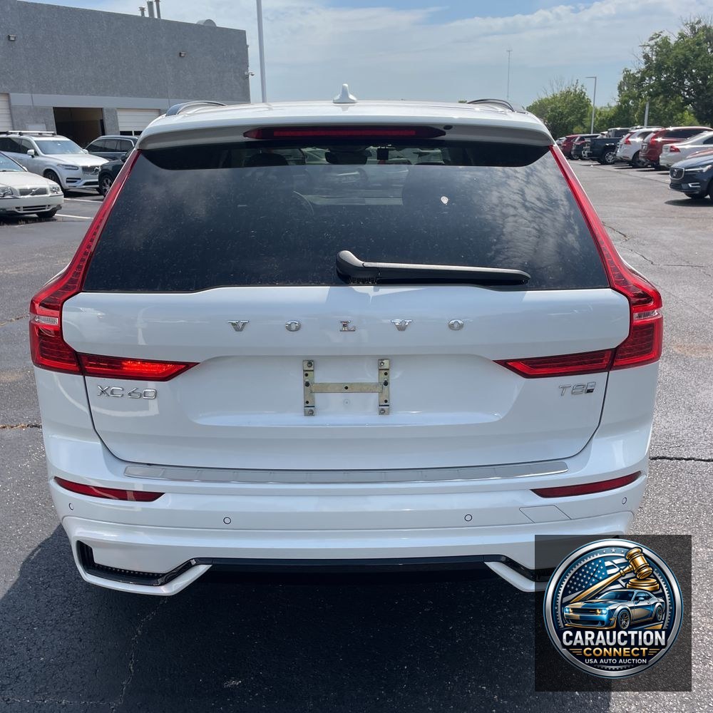 2025 Volvo XC60 T8 - Core PHEV