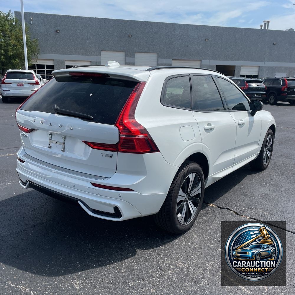 2025 Volvo XC60 T8 - Core PHEV
