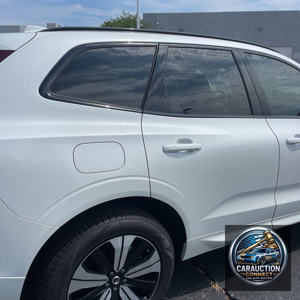2025 Volvo XC60 T8 - Core PHEV