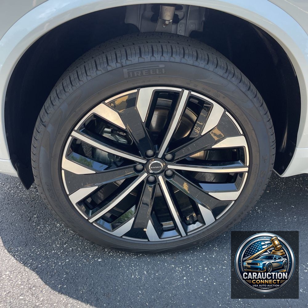 2025 Volvo XC90 B5 Plus Bright Theme 7P