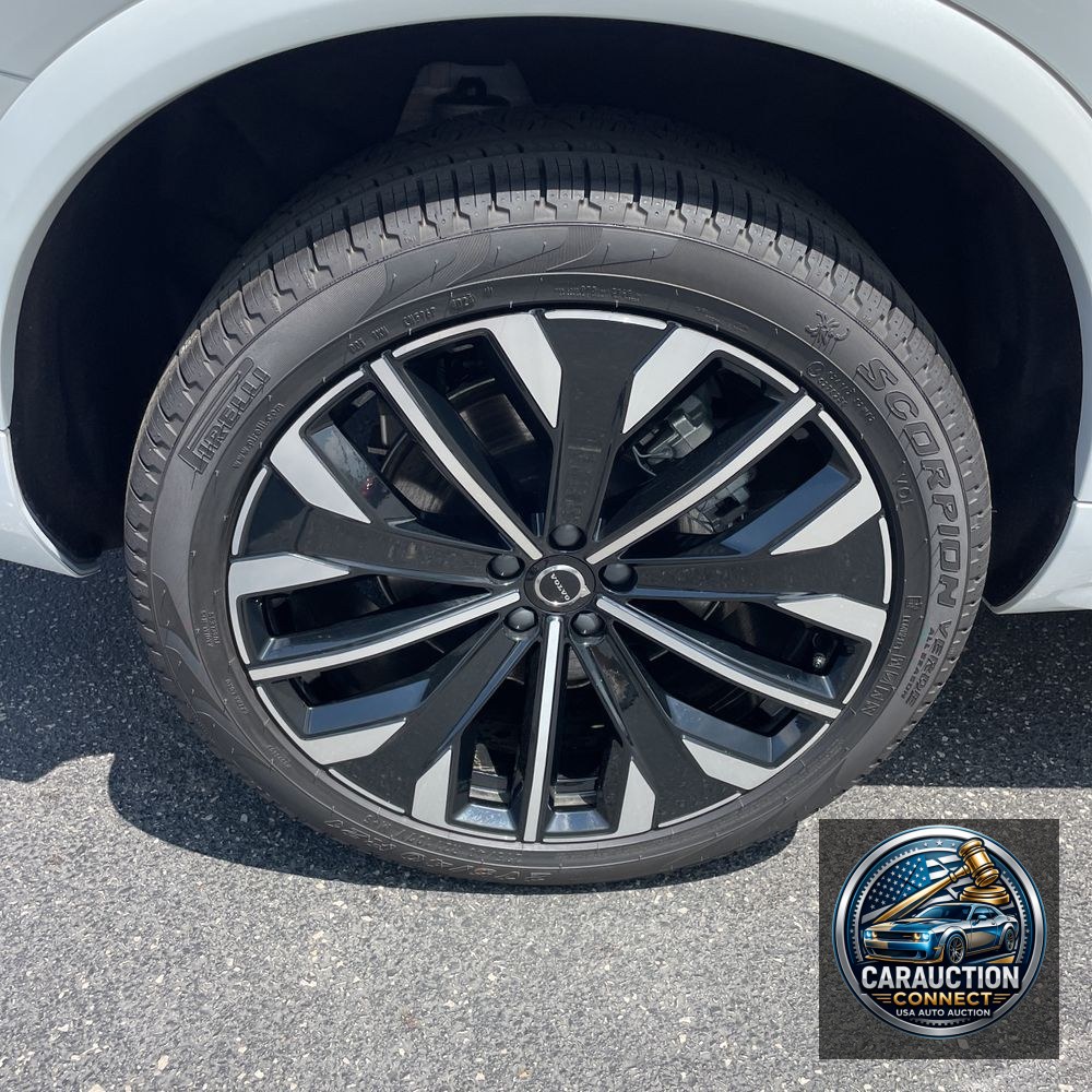 2025 Volvo XC90 B5 Plus Bright Theme 7P