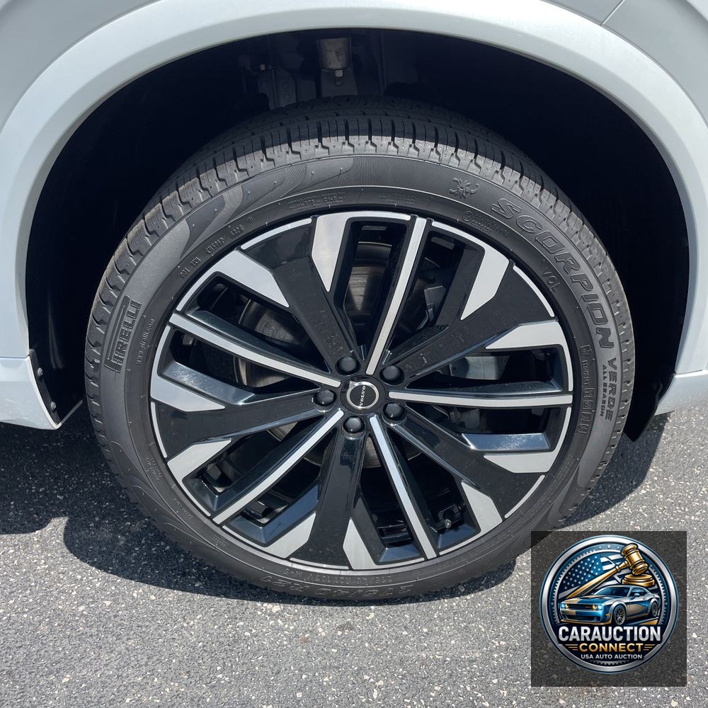 2025 Volvo XC90 B5 Plus Bright Theme 7P