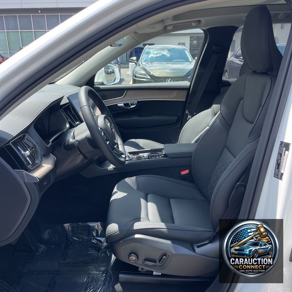 2025 Volvo XC90 B5 Plus Bright Theme 7P
