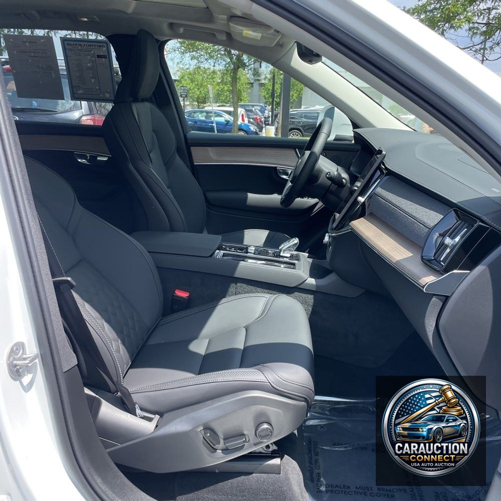2025 Volvo XC90 B5 Plus Bright Theme 7P