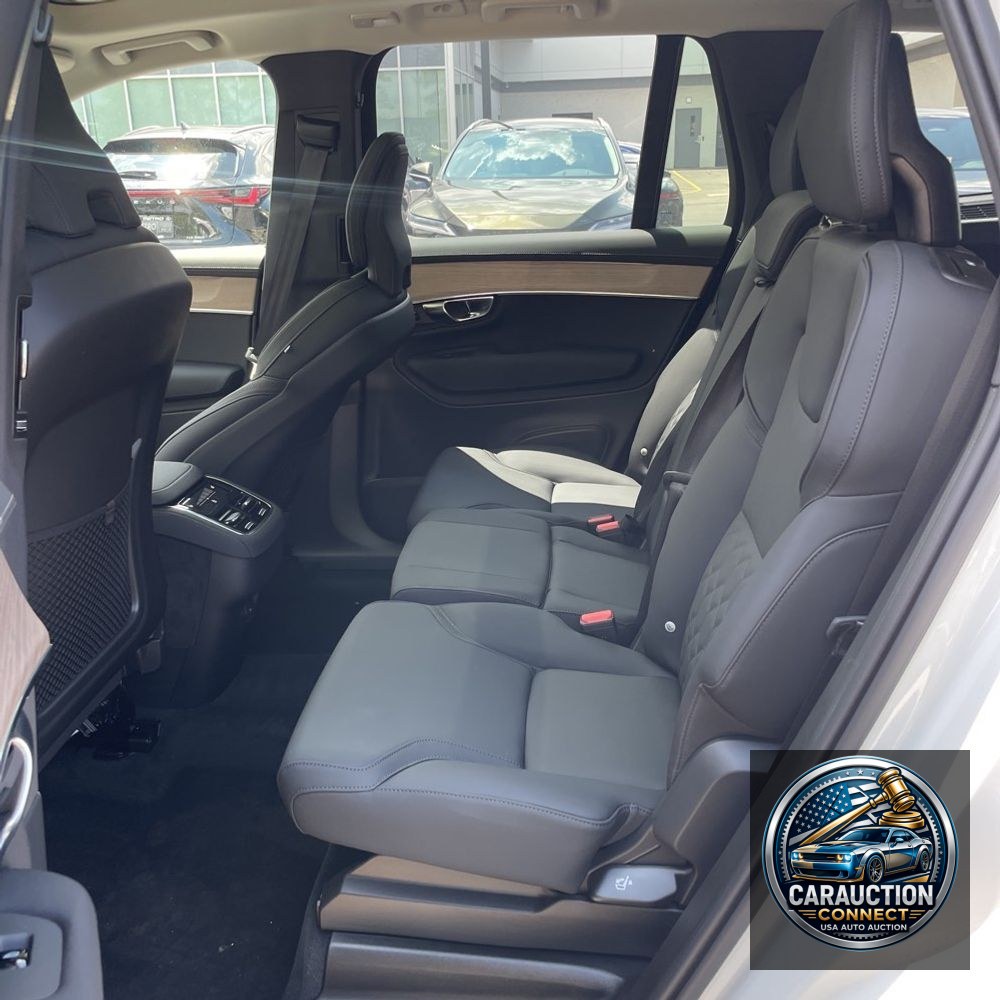 2025 Volvo XC90 B5 Plus Bright Theme 7P